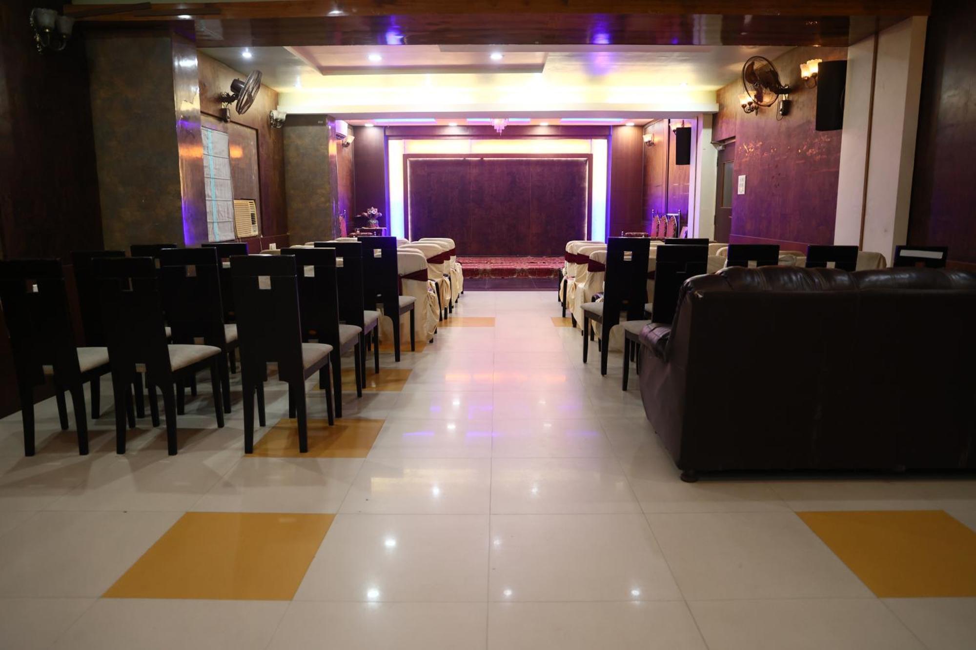 Hotel Bhubaneswari Classic Brahmapur Buitenkant foto