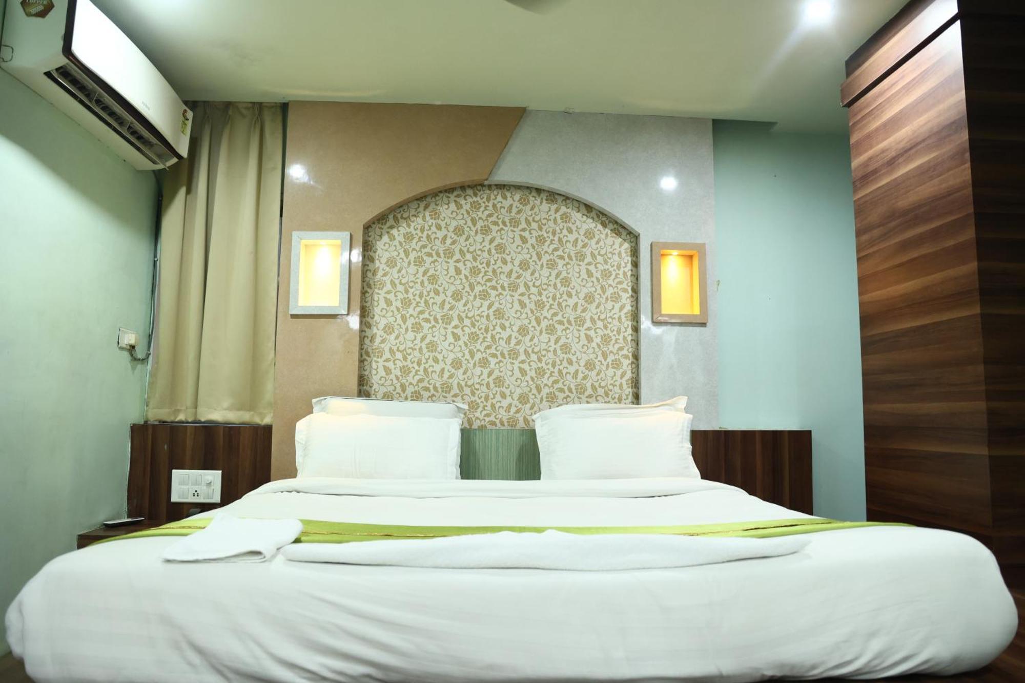 Hotel Bhubaneswari Classic Brahmapur Buitenkant foto