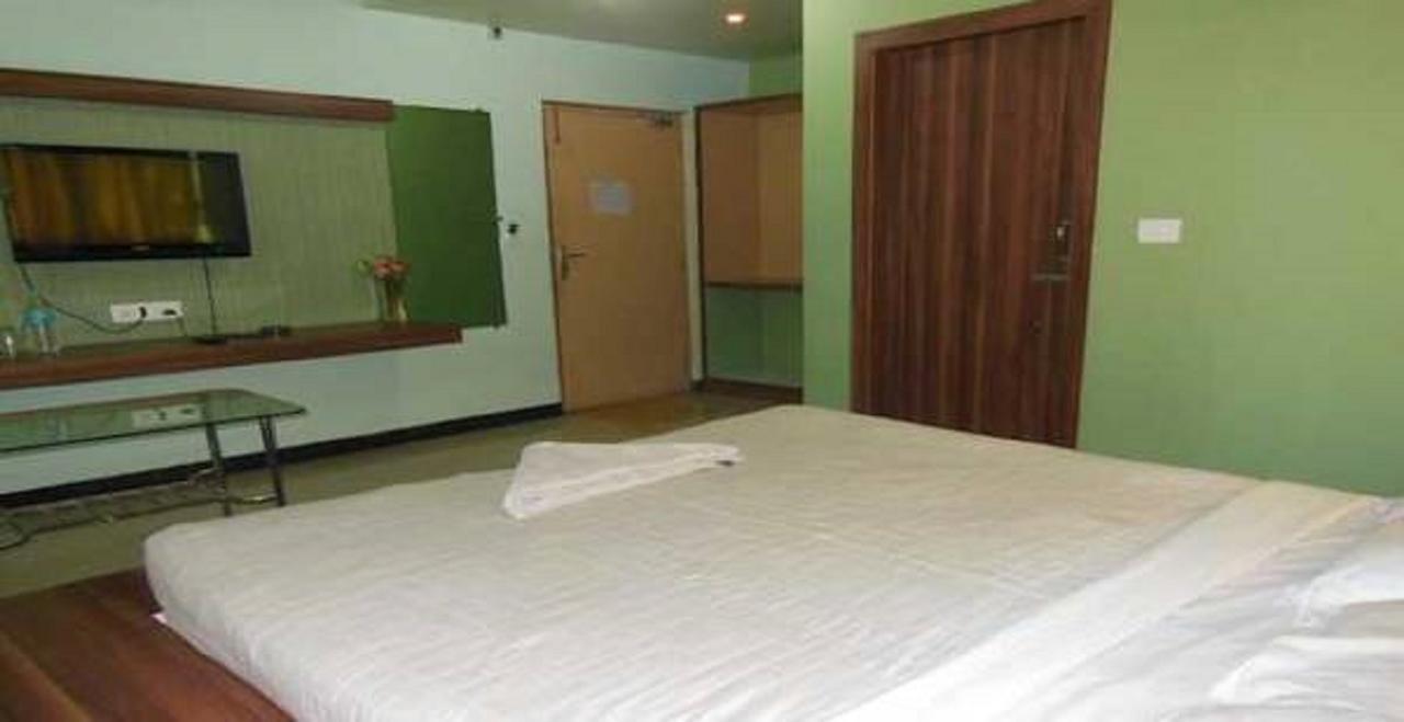 Hotel Bhubaneswari Classic Brahmapur Buitenkant foto