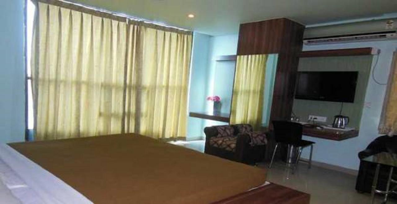 Hotel Bhubaneswari Classic Brahmapur Buitenkant foto