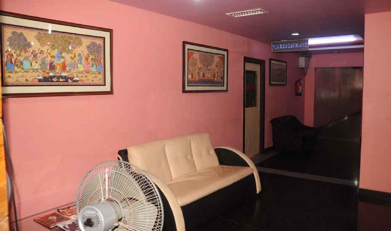 Hotel Bhubaneswari Classic Brahmapur Buitenkant foto