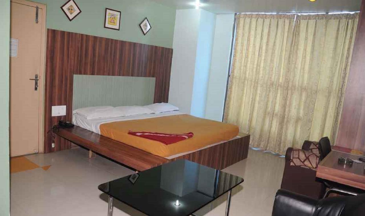 Hotel Bhubaneswari Classic Brahmapur Buitenkant foto